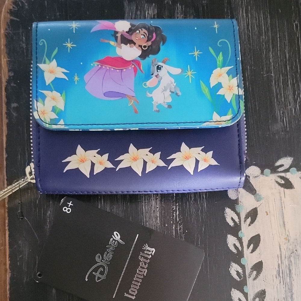 New Disney Loungefly Hunchback of Notre Dame Wallet